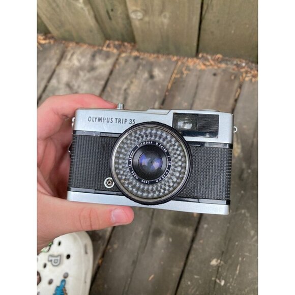 Olympus Trip 35 Point & Shoot 35mm Film Camera 40mm f2.8 From Japan - Working - Picture 4 of 6